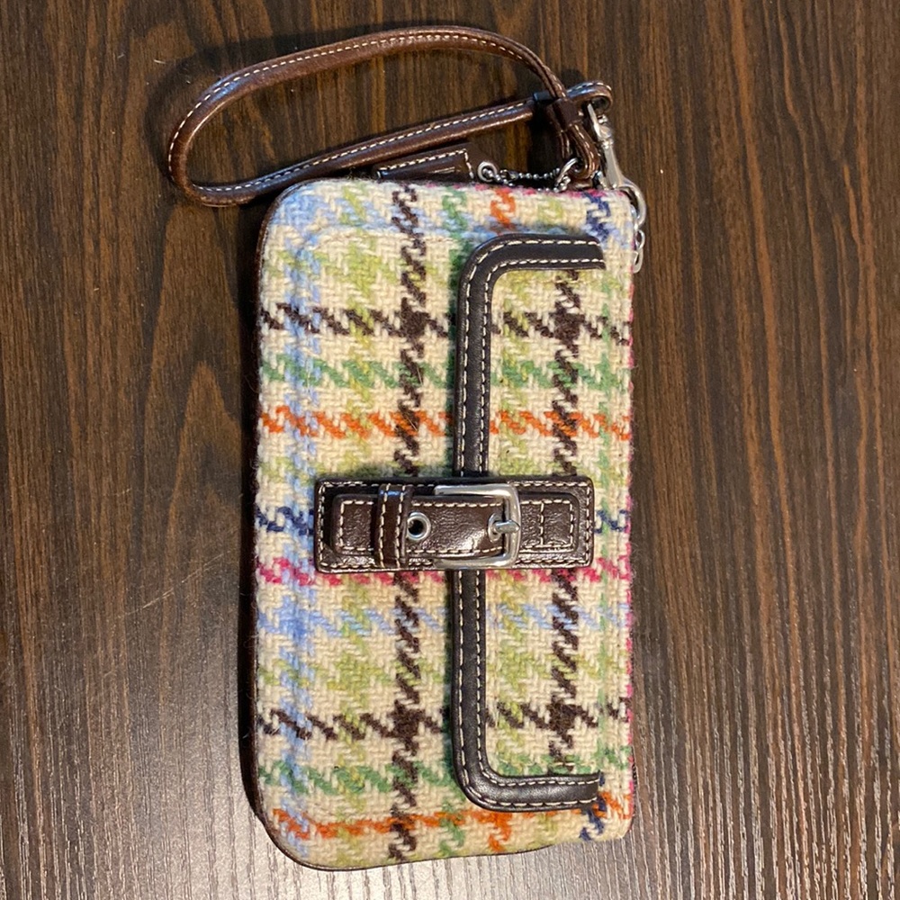 Vintage Coach quilted wristlet with bright pink lining